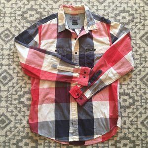 Like new Cool casual down button shirt. Slim fit